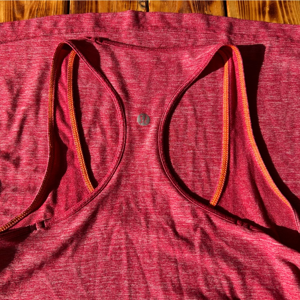 Lululemon - Picture 2 of 3